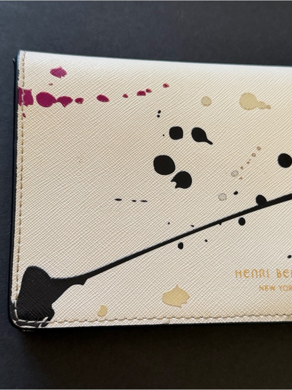 Henri Bendel West 57th Beige Splatter Paint Wallet Leather Zip Travel Slim - Picture 3 of 12